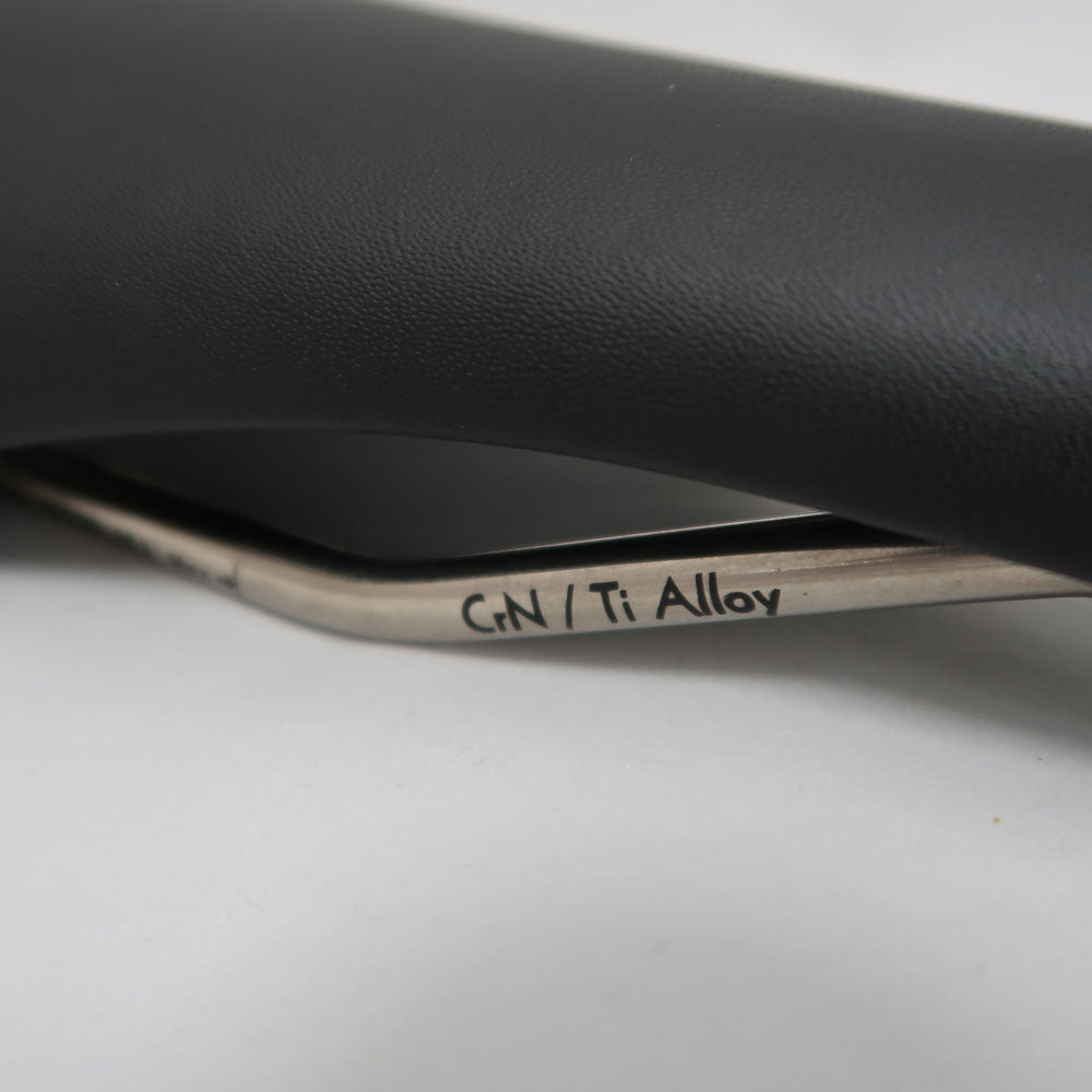 HUP Children's Race Bike Saddle (Titanium)